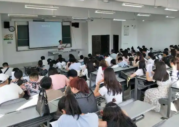 宝贵的时光用来刷题和追求高分部分学生放弃感兴趣却难度较高