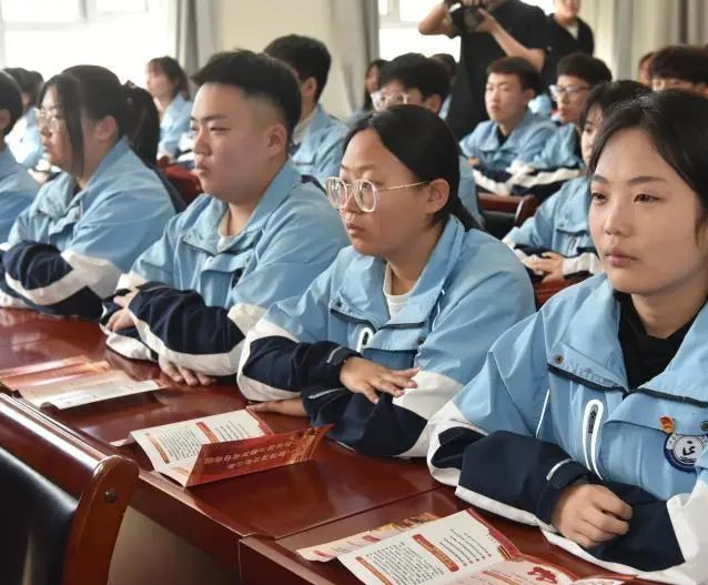 贯穿选用中职三年学习衔接本科阶段培育的贯穿式育人形式发动